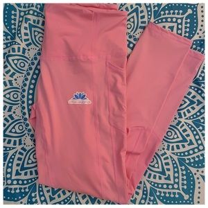 Lotus Leggings High-Waisted Baby Pink leggings